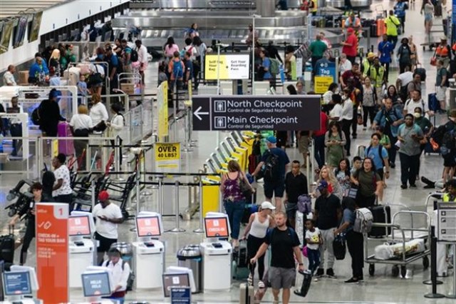 Giá vé tăng khó kìm hãm xu hướng đi lại quốc tế trong năm nay